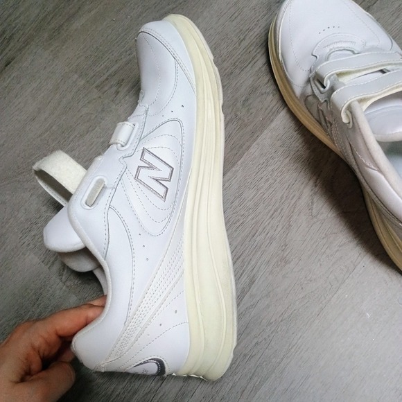 New Balance 577 Men\'s White Walking Shoe DSL-2 11.5 D main image 7